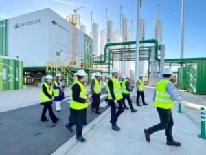 iberdrola-producao-de-hidrogenio-verde-na-espanha-foto-eudes-benicio-gov-bahia-300x225-1