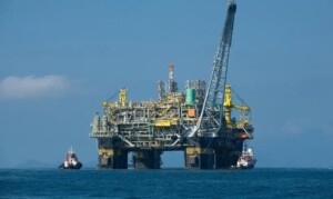 plataforma_de_petroleo-300x179-1
