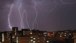raios-foto-marcello-casal-ju-agencia-Brasil-300x170-1