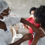 vacina-vacinacao-vacina-contra-a-dengue-foto-sms-prefeitura-de-feira-300x162-1