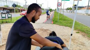 vitor-brito-acupunturista-foto-ed-santos-acorda-cidade-300x169-1