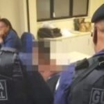 Agentes-da-Guarda-Municipal-conduz-homem-flagrado-furtando-fiacao-para-delegacia-300x151-1