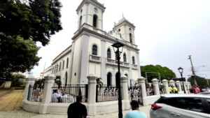 Catedral-de-SantAna-Foto-Reporter-Ed-Santos-Acorda-Cidade-300x169-1