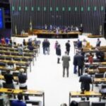 Deputados-e-senadores-em-sessao-do-Congresso-Nacional-Foto-Pablo-Valadares-Camara-dos-Deputado-300x167-1
