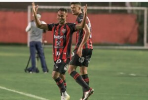 ECVitoria-Foto-Mauricia-da-Mata-Bahia-Noticias-300x202-1