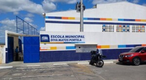 Escola-Municipal-Diva-Matos-ft-Ney-Silva-Acorda-Cidade-300x166-1