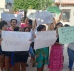 Estudantes-da-Escola-Otaviano-Ferreira-Campos-cobram-abertura-de-turmas-4-e-5-do-EJA-ft-Paulo-Jose-acorda-cidade-300x144-1