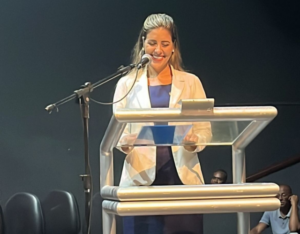 Foto-Camara-Municipal-OAB-FEIRA-Primeira-mulher-300x234-1