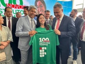 Foto-Eduardo-Aiache-1068x801-1-300x225-1