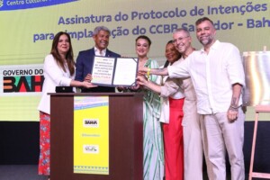Governo-da-Bahia-e-Banco-do-Brasil-vao-implementar-primeiro-CCBB-do-Norte-Nordeste-Foto-Fernando-Vivas-GOVBA-4-300x200-1