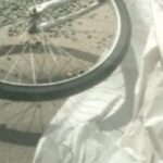 Homem-de-59-anos-morre-ao-passar-mal-e-cair-de-bicicleta-no-bairro-Muchila-Foto-Rdes-ociais-300x210-1