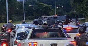 Homem-morre-em-troca-de-tiros-com-a-policia-na-Av.-Luis-Eduardo-Magalhaes-em-Salvador-Foto-Reproducao-300x158-1