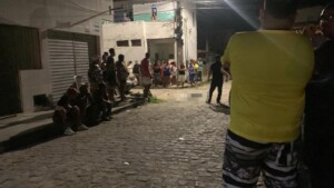Jovem-de-23-anos-e-morto-a-tiros-no-Conjunto-Fraternidade-em-Feira-de-Santana-Foto-Redes-SOciais-300x169-1