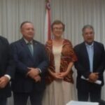 Marcelino-Galo-e-Neusa-Cadore-tomam-posse-na-Assembleia-Foto-Divulgacao-300x158-1