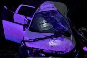Passageiro-de-36-anos-morre-em-acidente-na-BR-030-proximo-a-Tanhacu-Foto-WhatsApp-Achei-Sudoeste-300x200-1