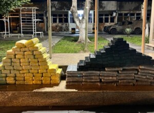 Policiais-apreendem-218-kg-de-drogas-e-capturam-dois-traficantes-em-Itabuna-300x221-1