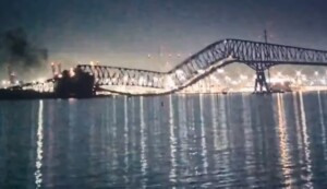Ponte-desmorona-apos-ser-atingida-por-navio-nos-EUA-Foto-Reproducao-300x173-1