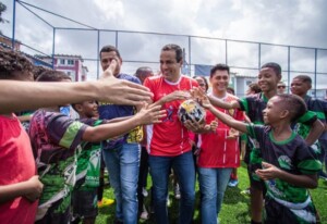 Prefeito-Bruno-Reis-Foto-Igor-Santos-Secom-300x206-1