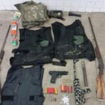 armas-e-drogas-apreendidas-em-Candeias-300x225-1