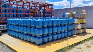 distribuidora-de-gas-de-cozinha-foto-reporter-ed-santos-acorda-cidade.jpg2_-300x169-1