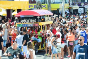 esquenta-micareta-foto-ed-santos-acorda-cidade-300x200-1