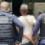 homem-e-conduzido-por-guarda-municipal-de-Feira-de-Santana-300x150-1