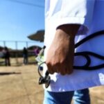 revalida_medicos-foto-marcelo-casal-jr-abr-300x180-1