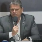 tarcisio-frame-O-governador-de-SP-Tarcisio-de-Freitas.-Foto-tirada-em-28-de-fevereiro-de-2022.-Reproducao-Governo-de-SP-300x183-1