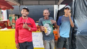 Ambulantes-na-Micareta-2014-Foto-Ed-Santos-Acorda-Cidade-300x169-1