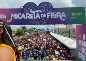 Arrastao-de-Thiago-Aquino-ft-Maylla-Nunes-acorda-cidade1-300x215-1