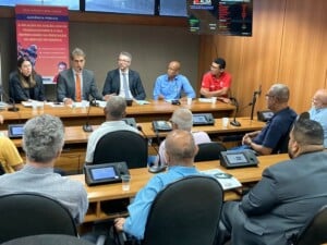 Coelba-e-alvo-de-criticas-de-deputado-e-trabalhadores-Empresa-promete-ajustes-300x225-1