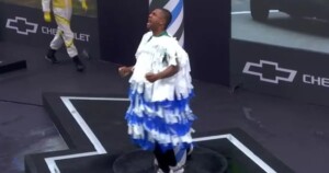 Davi-vence-prova-e-se-torna-1o-finalista-do-BBB-24-Foto-TV-Glovo-300x158-1