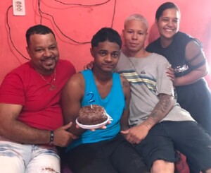 Emerson-Freitas-vitima-de-tiro-ma-cabeca-no-bairro-tomba3-300x245-1