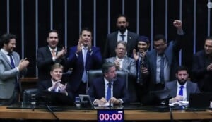 Foto-Lula-Marques-Agencia-Brasil-deputados-300x173-1