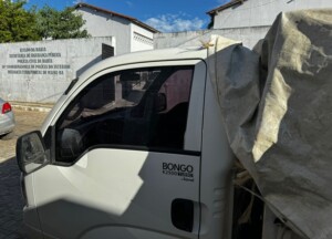 Homem-e-preso-em-Mairi-com-caminhao-roubado-e-carregado-com-uma-tonelada-de-sisal-300x216-1