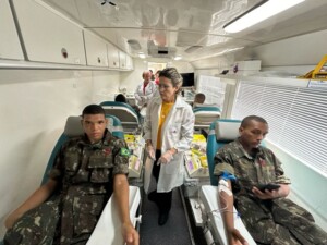 Hospital-Cleriston-Andrade-recebe-Hemovel-para-doacoes-de-sangue-300x225-1