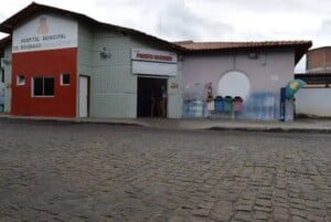 Hospital-municipal-de-Brumado-Foto-Lay-Amorim-Achei-Sudoeste-300x201-1