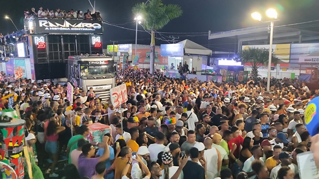 Igor-Kannario-na-Micareta-ft-Ed-Santos-acorda-cidade2