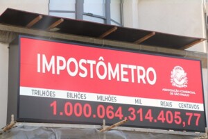 Impostometro-atinge-R-1-trilhao-em-impostos-crescimento-de-217-em-comparacao-com-2023-aponta-ACSP-300x200-1