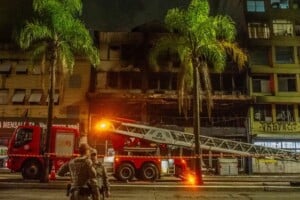 Incendio-em-pousada-de-Porto-Alegre1-300x200-1