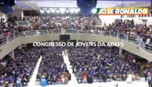 Jose-Ronaldo-participa-de-Congresso-da-Uniao-de-Jovens-da-ADEFS-300x173-1