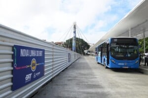 Linha-B4-do-BRT-comeca-operacao-assistida-entre-Pituba-e-Lapa-com-onibus-a-cada-10-minutos-300x200-1