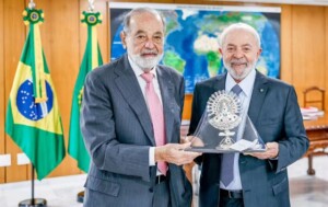 Lula-e-o-bilionario-Carlos-Slim-300x189-1