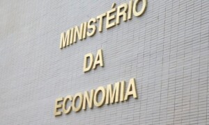 Ministerio-da-Economia_-Valter-Campanato_-Agencia-Brasil-300x180-1
