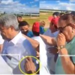 Prefeito-limpa-meleca-em-camisa-do-governador-Foto-Reproducao-300x191-1