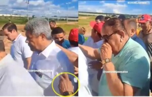 Prefeito-limpa-meleca-em-camisa-do-governador-Foto-Reproducao-300x191-1