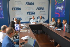 Prefeitura-de-Feira-e-Defensoria-Publica-alinham-assistencia-a-migrantes-venezuelanos-Foto-ACM.jpg1_-300x200-1