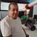 Professor-Edilson-Veloso-Foto-Iasmin-Santos-Acorda-Cidade-300x169-1
