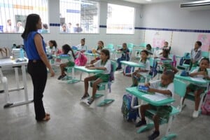 Reajuste-Professores-fotos-Jorge-Magalhaes-1-300x200-1