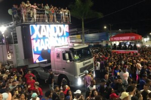 Xanddy-na-Micareta-ft-Jaqueline-Ferreira-acorda-cidade5-300x199-1
